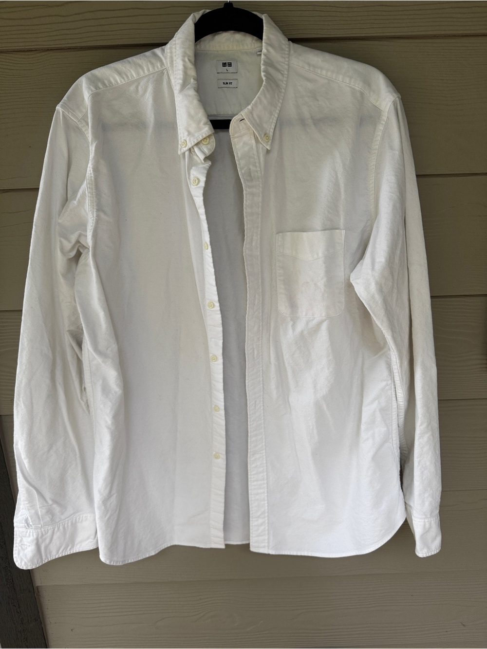 Uniqlo Men's White Long-Sleeve Button-Down Shirt 100% cotton